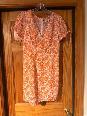 Francesca's Collections Orange and White Paisley V-Neck Mini Dress